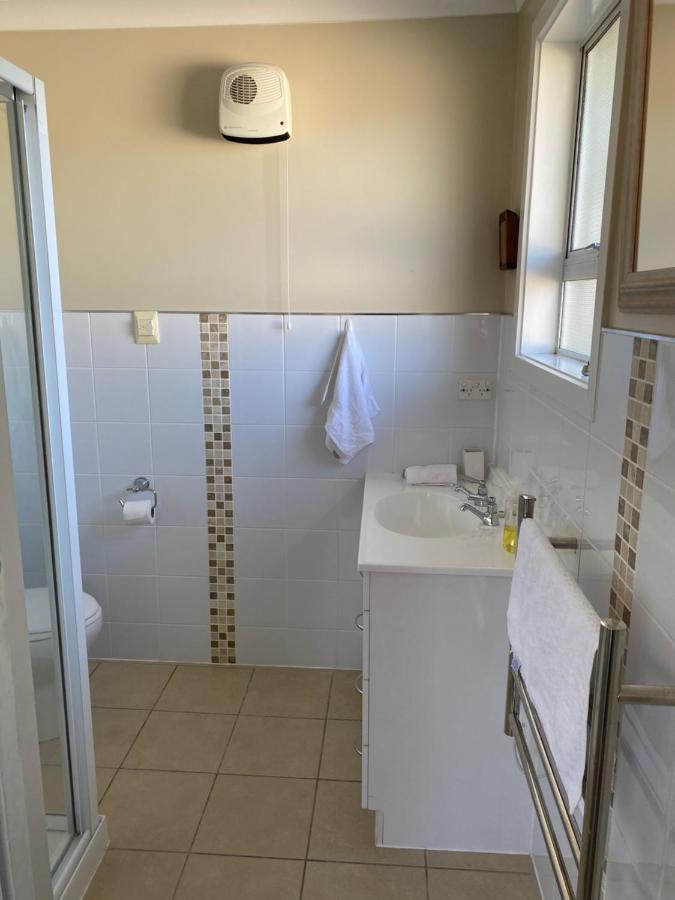 Amazing Aubrey, Walk To Bremner Bay Villa Wanaka Bagian luar foto