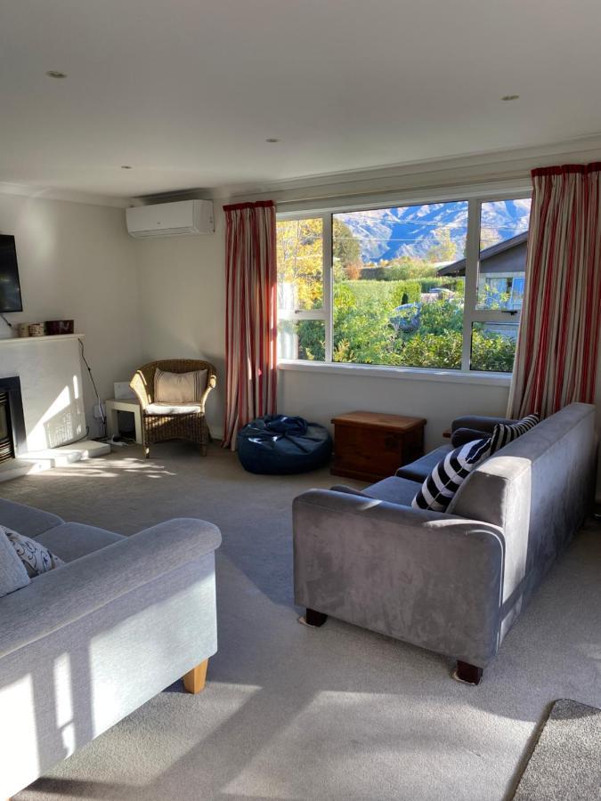 Amazing Aubrey, Walk To Bremner Bay Villa Wanaka Bagian luar foto